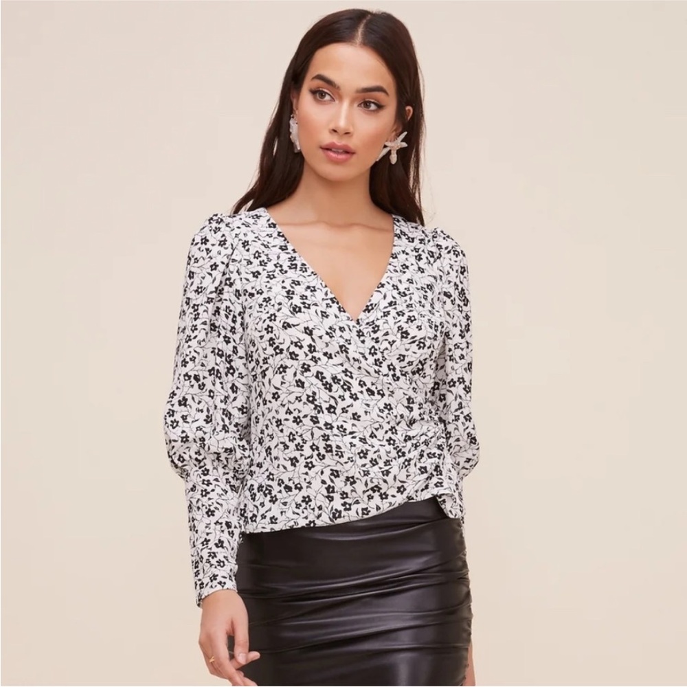 ASTR The Label IVORY-BLACK DITSY WRAP‎ BLOUSE | Anthropologie Revolve